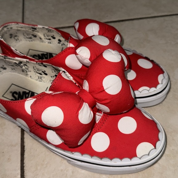 Disney X Vans Minnie Mouse Bow Vans - Picture 7 of 13